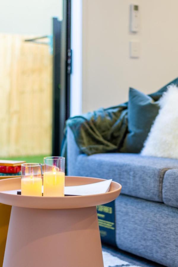 Stylish Home In The Heart Of Christchurch 2 Bed ภายนอก รูปภาพ
