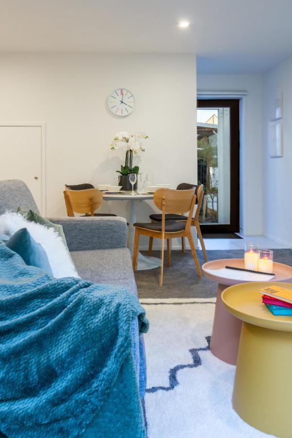 Stylish Home In The Heart Of Christchurch 2 Bed ภายนอก รูปภาพ